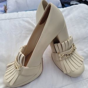 Just Fab cream Blick heals. Size 41 or 10 US. NEW